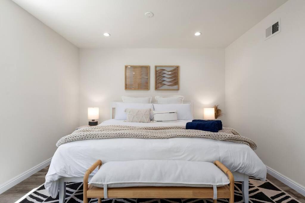 Goode Homes Cozy 4 Bedroom Home With Jacuzzi Santa Clarita Dış mekan fotoğraf