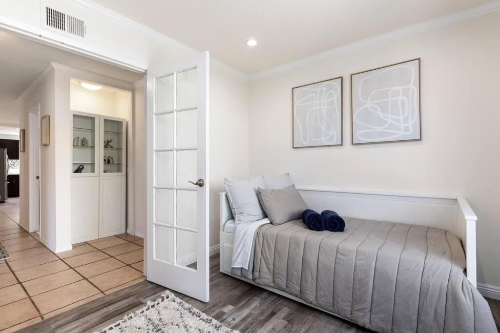 Goode Homes Cozy 4 Bedroom Home With Jacuzzi Santa Clarita Dış mekan fotoğraf