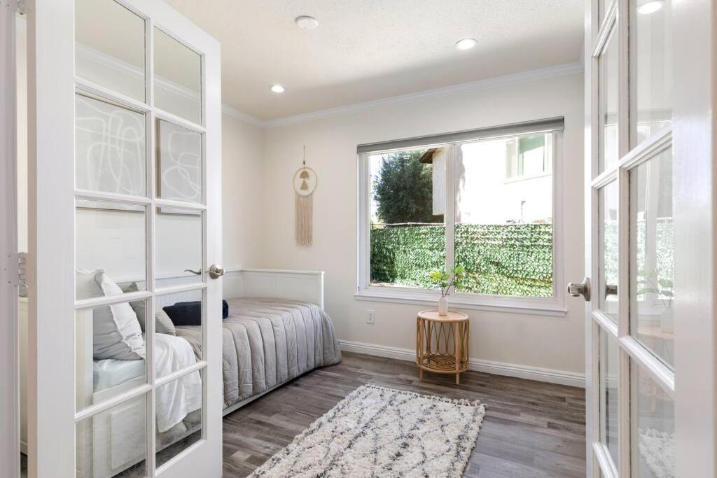 Goode Homes Cozy 4 Bedroom Home With Jacuzzi Santa Clarita Dış mekan fotoğraf